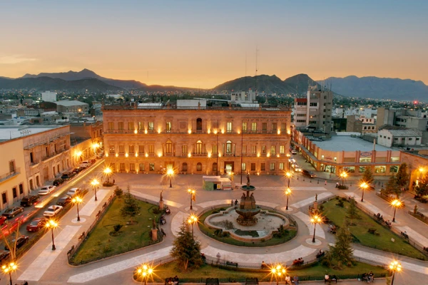 plaza municipal de Saltillo al atardecer thumbnail